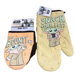 Disney Star Wars Oven mitt set NWT baby yoda Kitchen Decoration Mandalorian